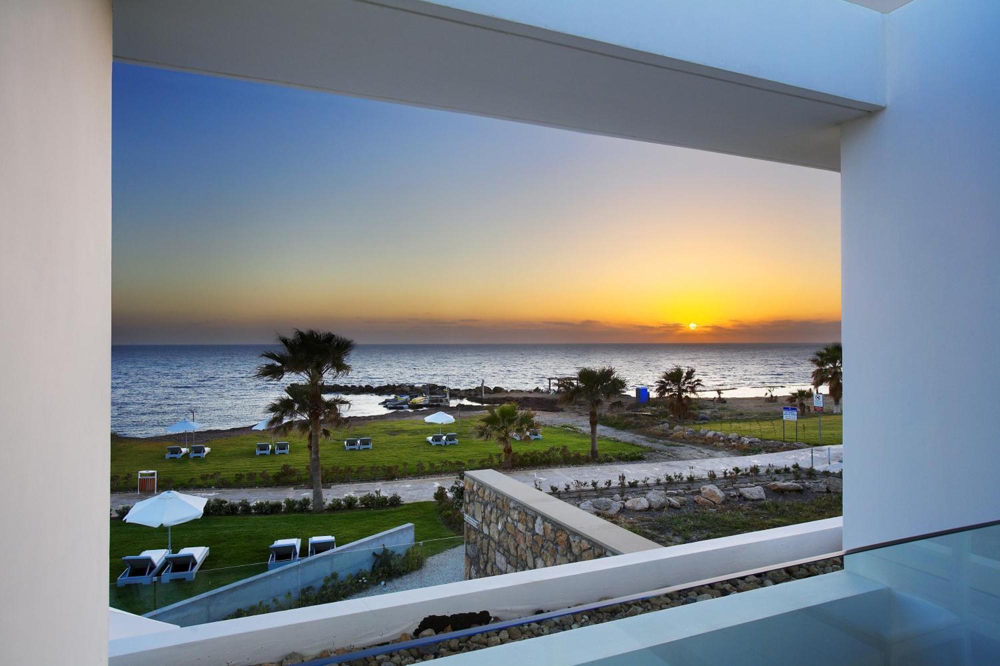 Paradise Cove Luxurious Beach Villas Paphos Esterno foto
